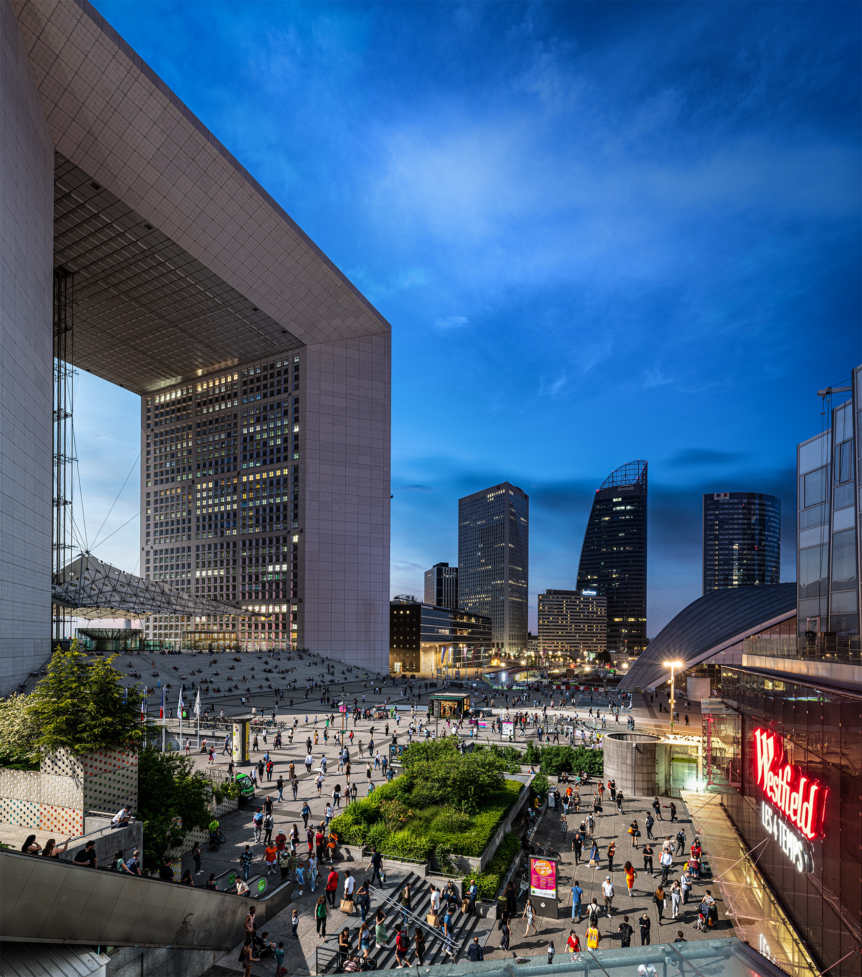Timelapse La Defense, Paris, France